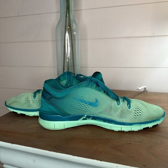 Nike Free TR Fit 5 NikeiD Custom Teal Ombre Training Sneaker Size 8.5 - Picture 3 of 9